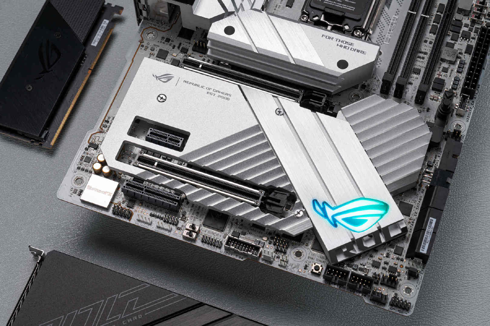 破9GHz！华硕ROG Z790 APEX主板再创超频新纪录