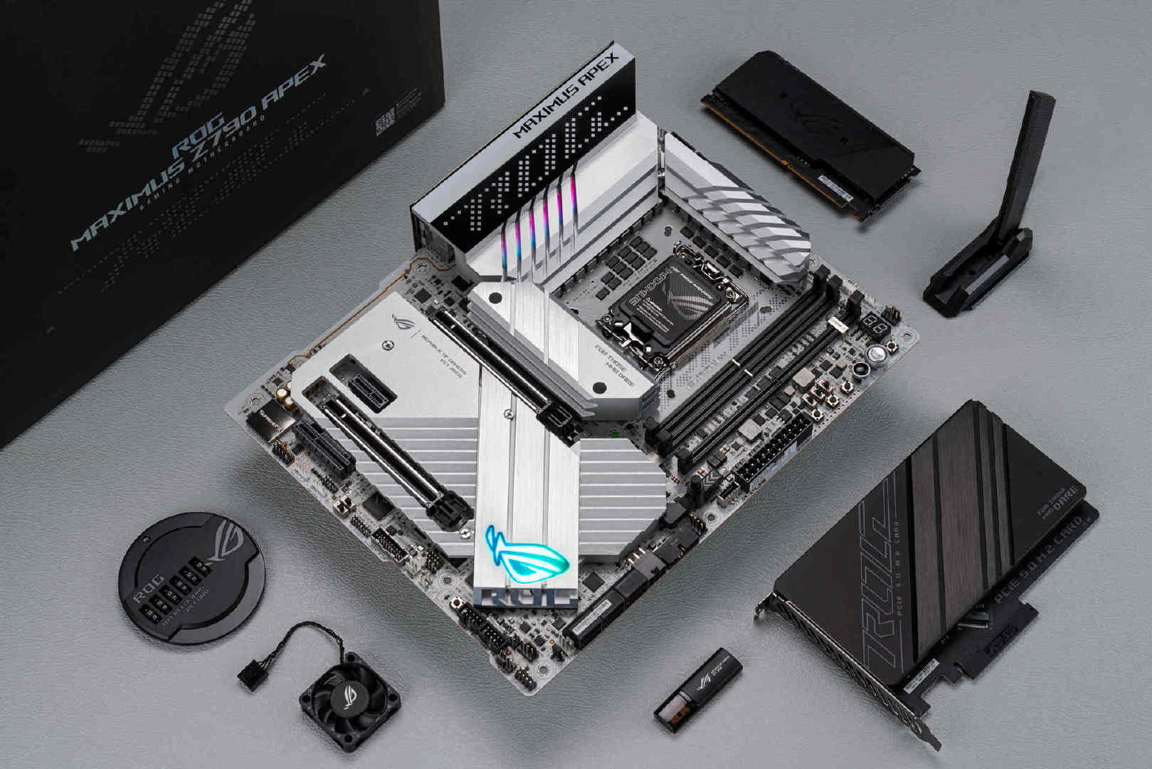 破9GHz！华硕ROG Z790 APEX主板再创超频新纪录