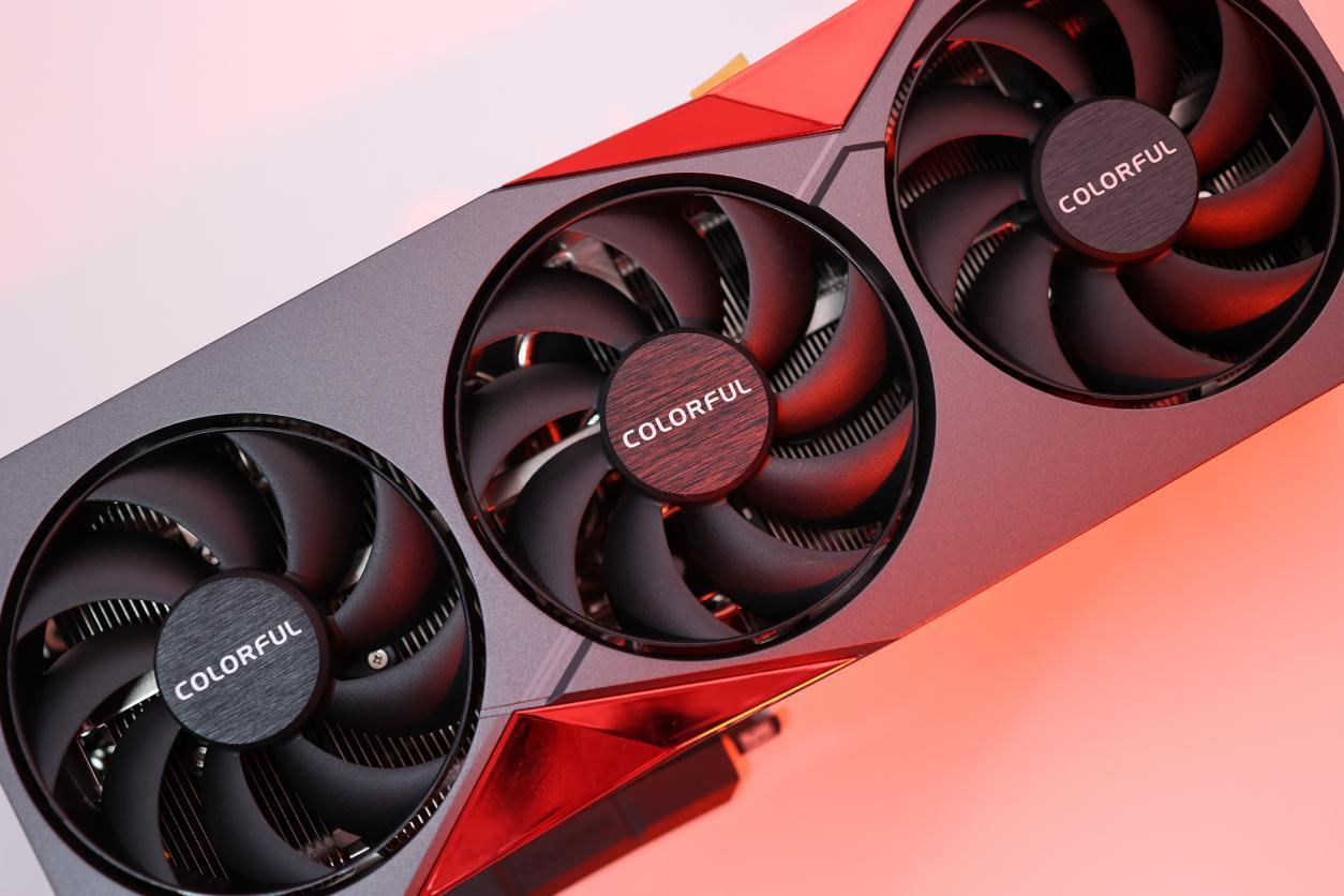 新晋2K甜品！七彩虹战斧 GeForce RTX 4070 Ti  携DLSS 3技术全面超越30系