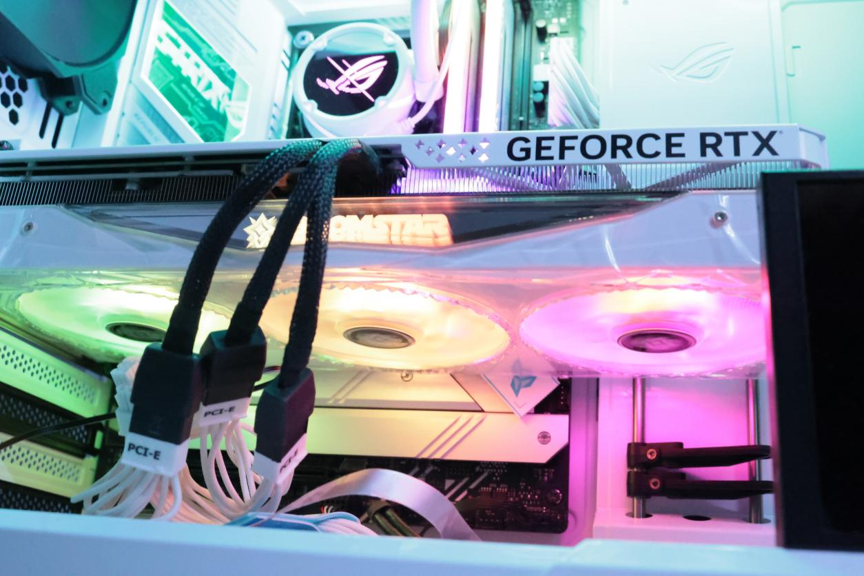 影驰GEFORCE RTX 4070 Ti 星曜OC 评测：兼顾颜值与性能，犹如钻石般闪耀