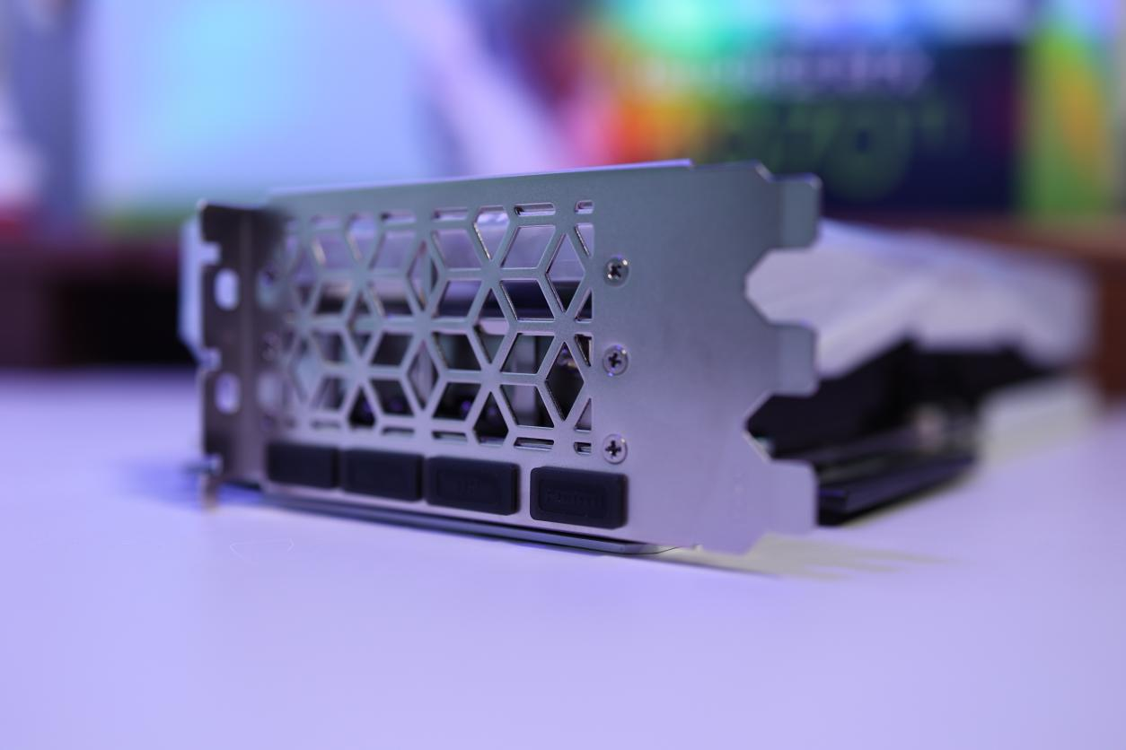 影驰GEFORCE RTX 4070 Ti 星曜OC 评测：兼顾颜值与性能，犹如钻石般闪耀