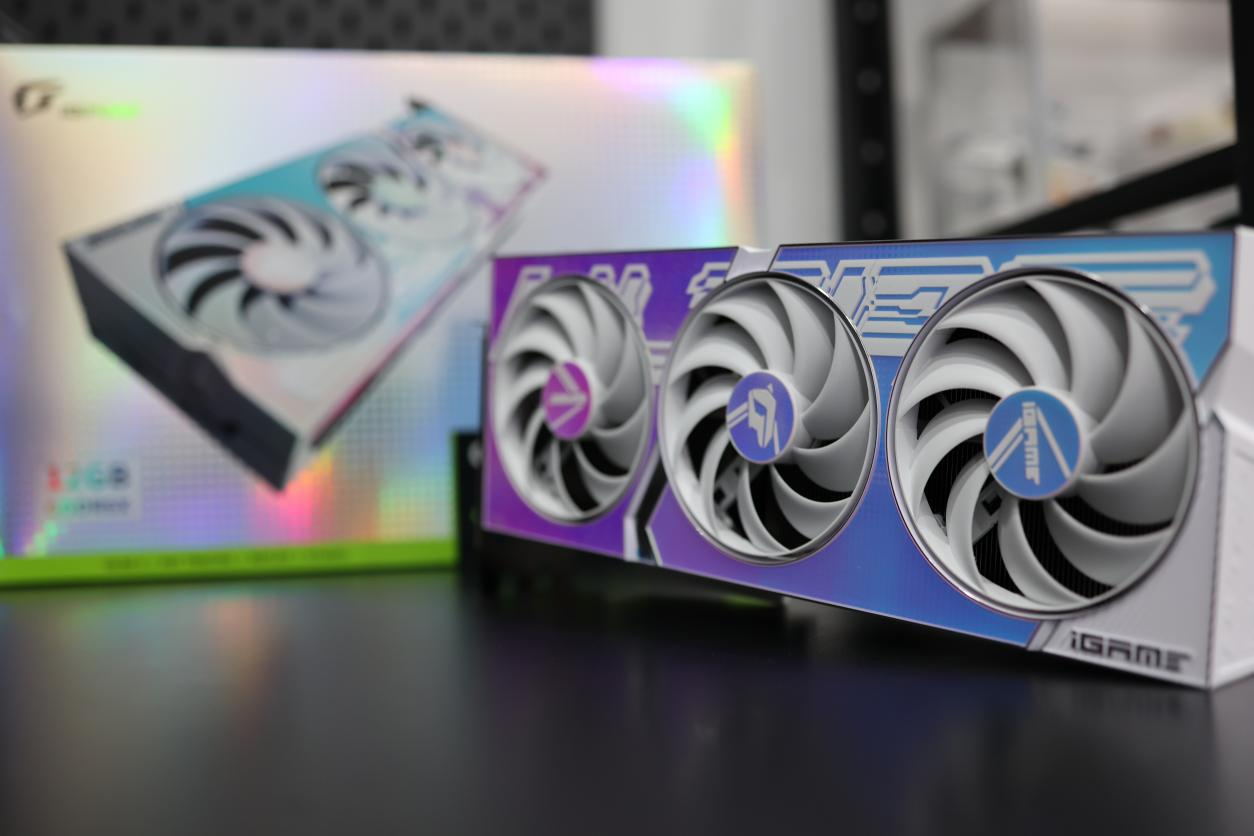 七彩虹 iGame  RTX 4070Ti Ultra W OC评测：艺术与科技的完美融合