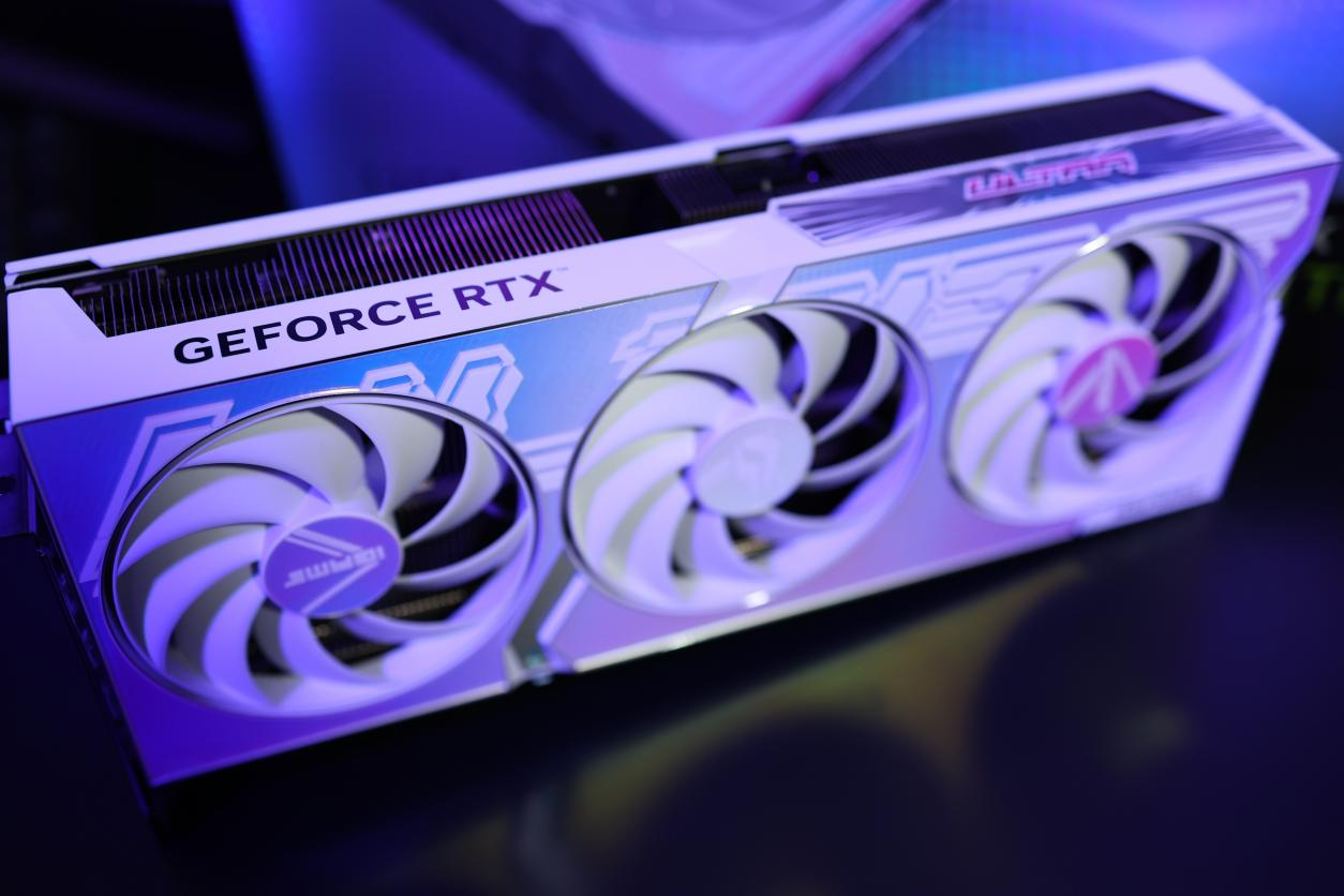 七彩虹 iGame  RTX 4070Ti Ultra W OC评测：艺术与科技的完美融合