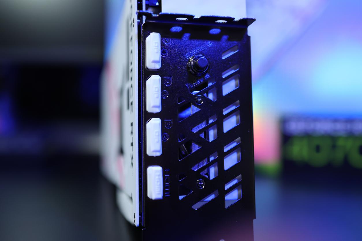 七彩虹 iGame  RTX 4070Ti Ultra W OC评测：艺术与科技的完美融合