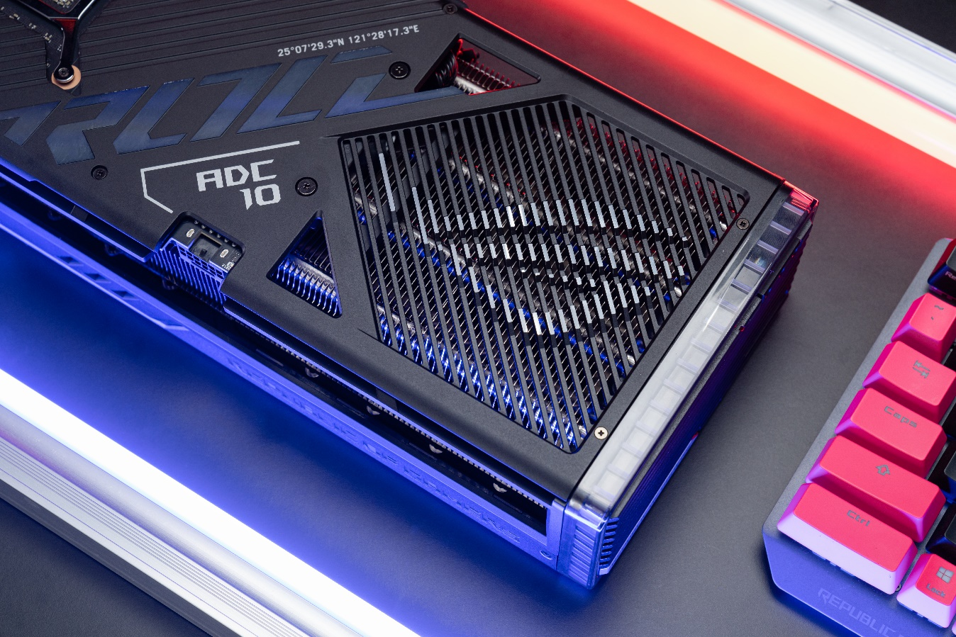 华硕RTX 4080显卡征服4K游戏 性能倍增实力拉满！