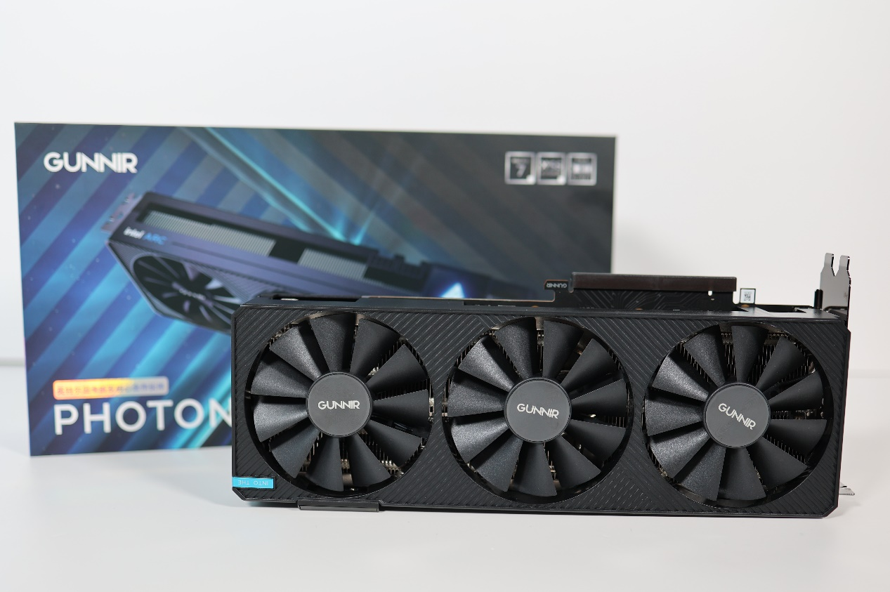 英特尔价格大调整，蓝戟A750 Photon驱动不断完善，玩新游最香的卡