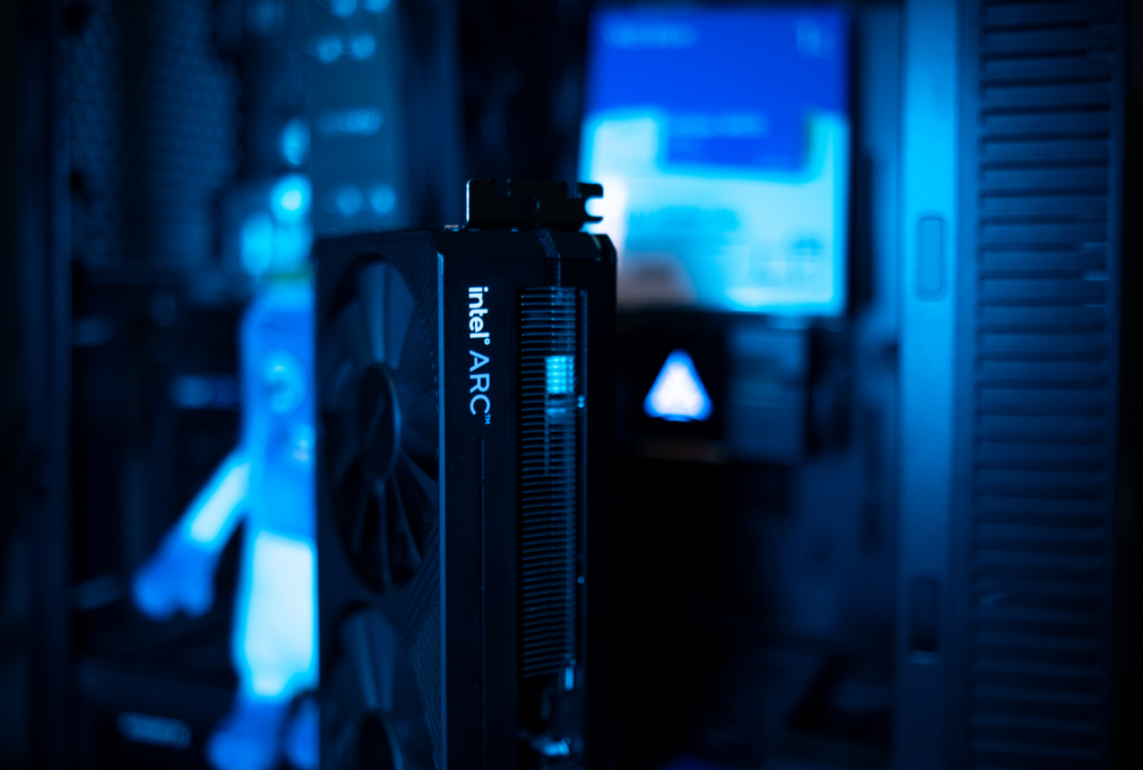 2K主流游戏畅玩，Intel最强非公蓝戟A770 Photon挺能打