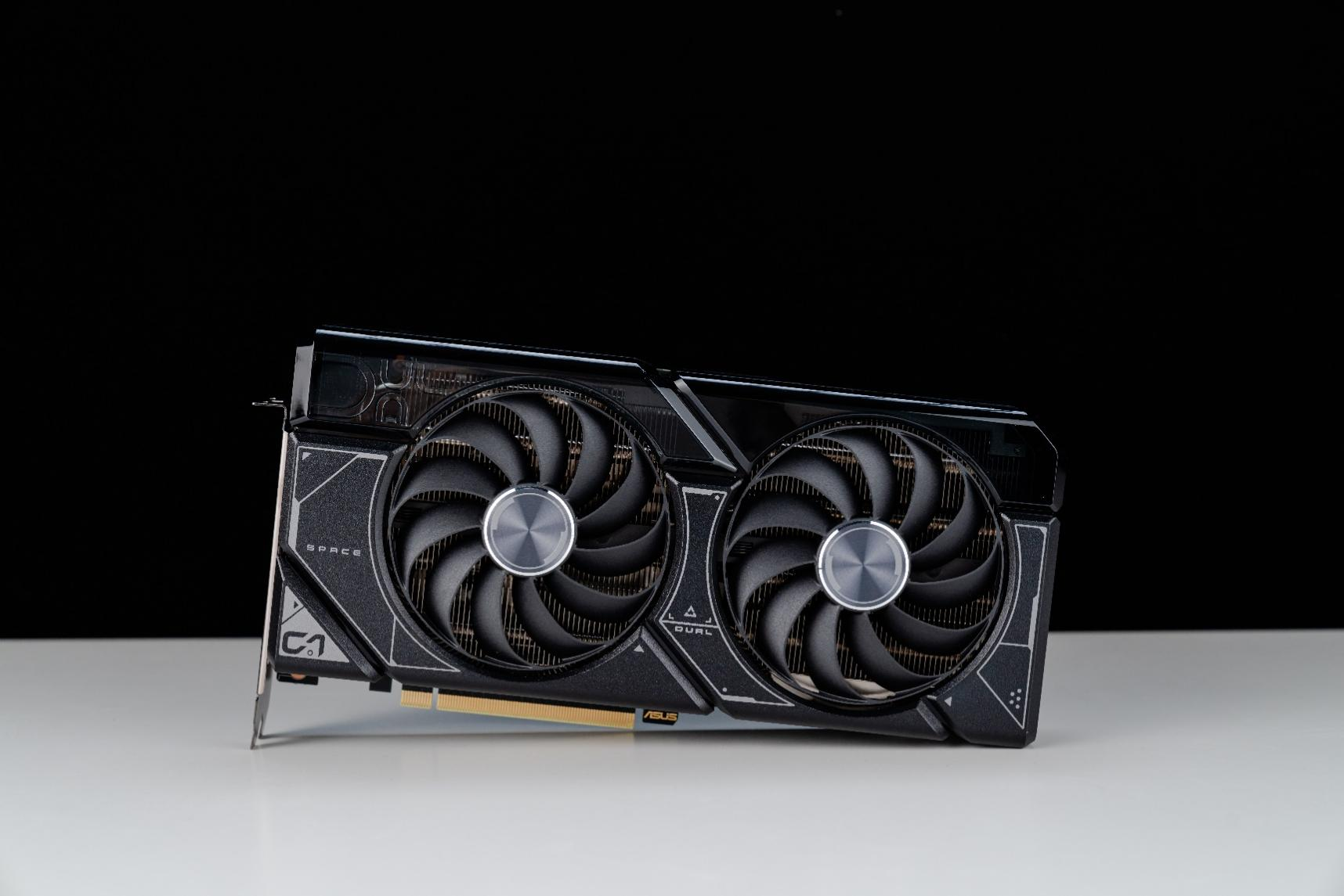 华硕DUAL 4070助力高帧畅爽割草游戏《死亡岛2》