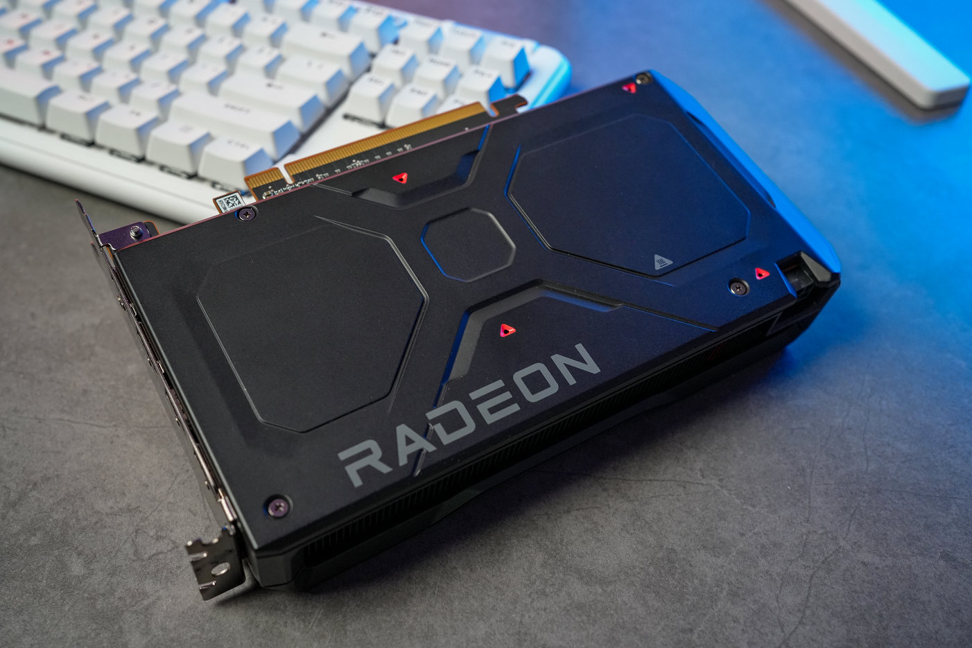 AMD RADEON RX 7600评测：2K价位显卡里的王者