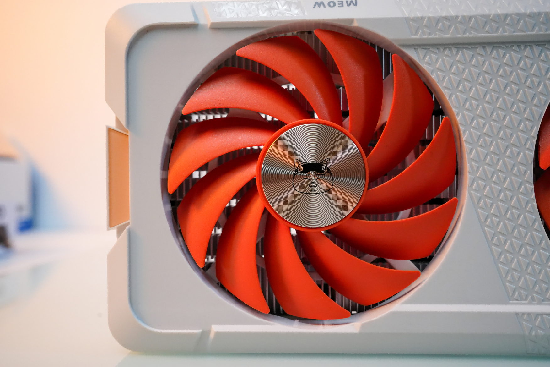 COLORFIRE RTX 4060 橘影橙 8GB评测：纵享丝滑游戏，体验“吸猫”快乐