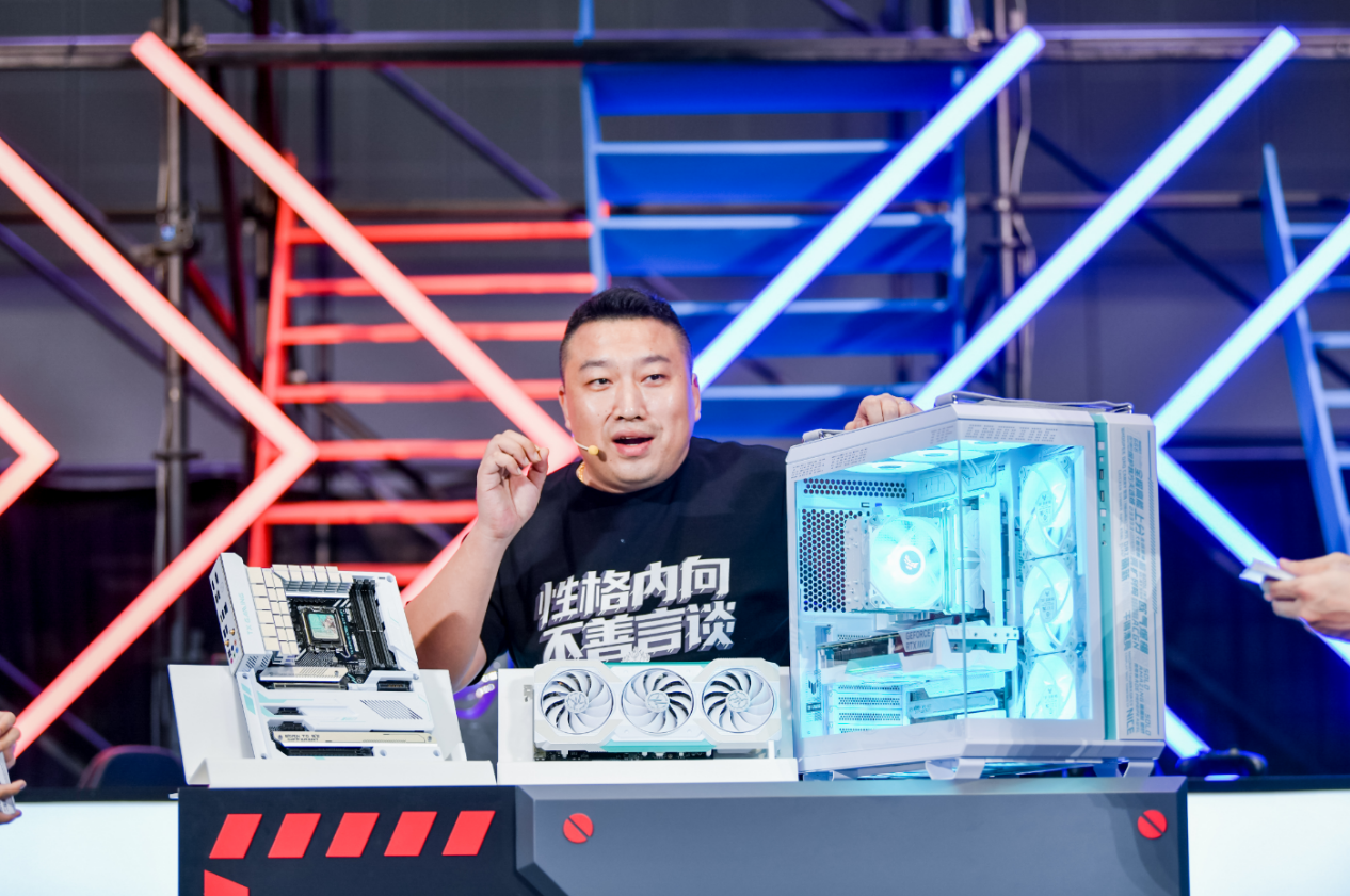 竞化纪元，梦幻联动！ROG×EVA新品发布会登陆BW 2023