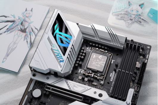 ROG DAY大亮点 雪武战姬现身讲华硕Z790吹雪新主板