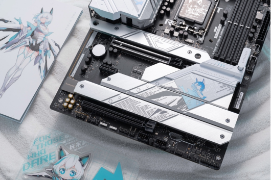 ROG DAY大亮点 雪武战姬现身讲华硕Z790吹雪新主板