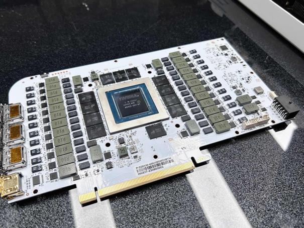 影驰 20周年 GeForce RTX 4090 带来“无线”的可能！ 寻找“消失的它”！