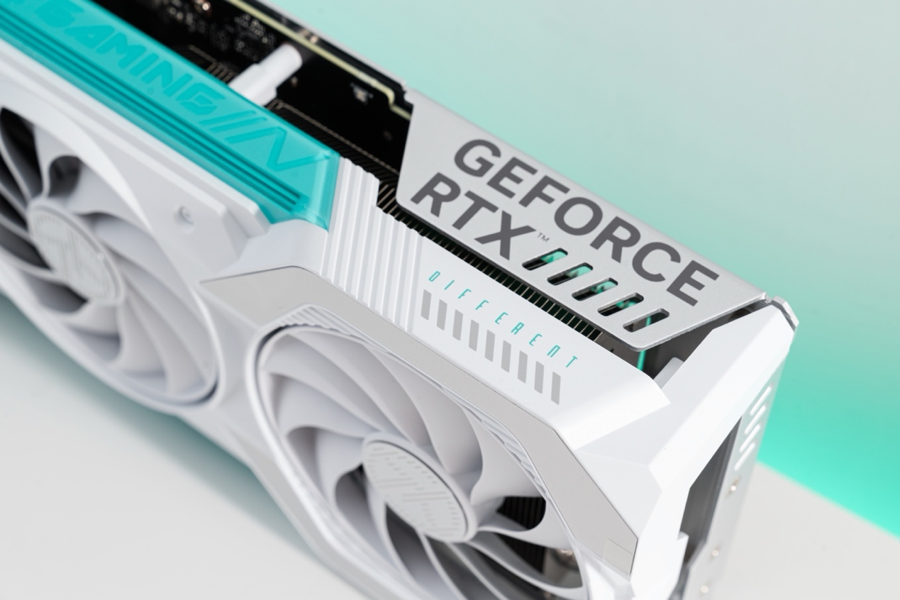 华硕TX RTX4070 BTF天选背置卡 DLSS3.5加持实力大增