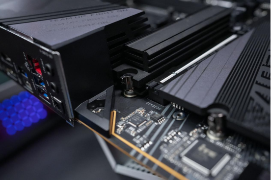 技嘉小雕X Z790 AORUS ELITE X WIFI7主板评测：既人性化又全面