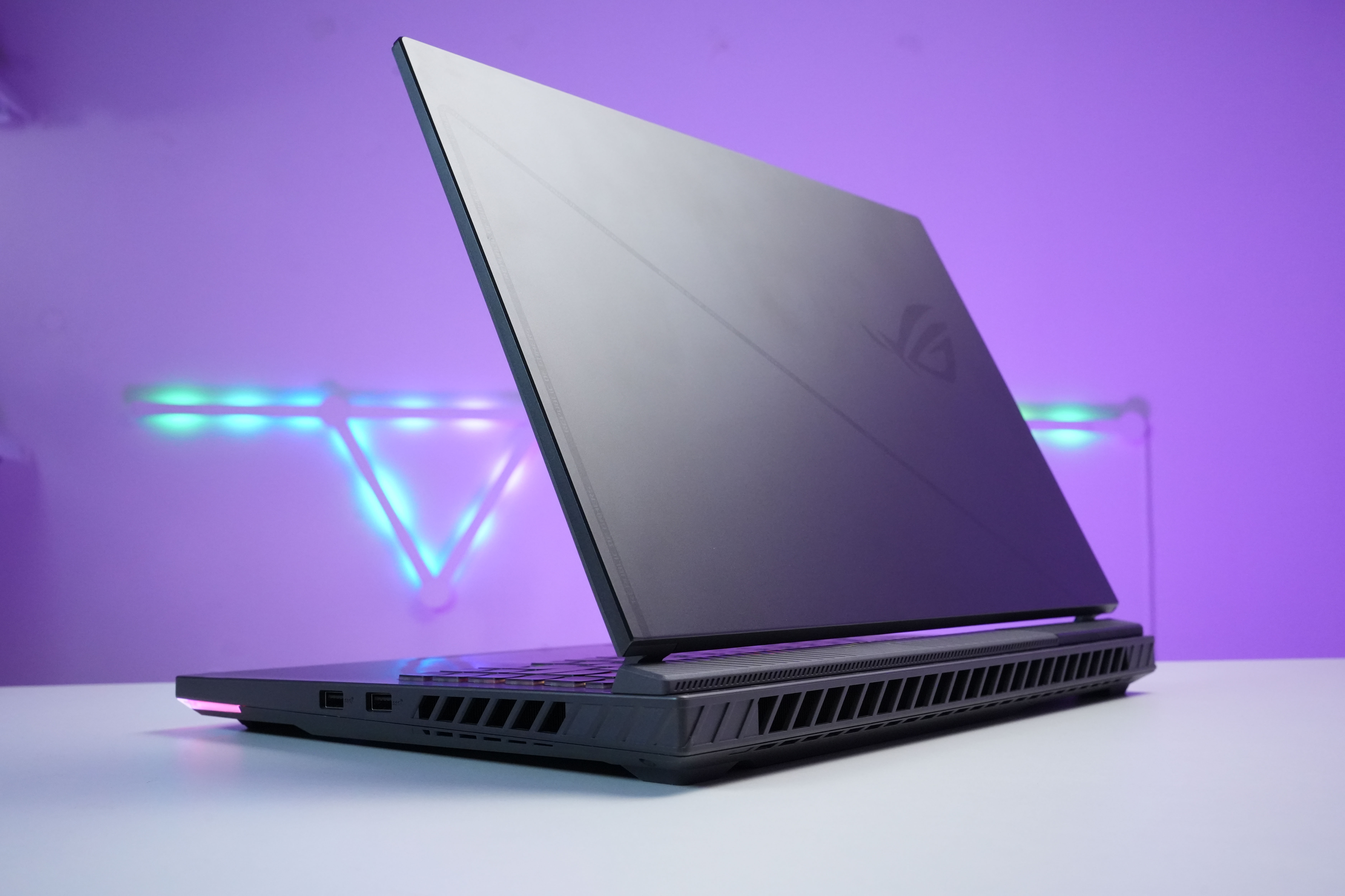 ROG 魔霸新锐评测：电竞神机？真这么牛！