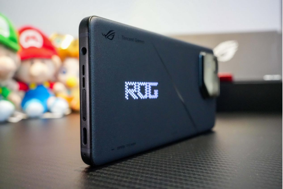 ROG 游戏手机8 PRO评测：打破刻板印象，游戏手机也能实用