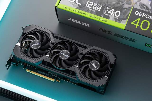SUPER超能力突破次元壁！华硕巨齿鲨RTX4070 SUPER显卡