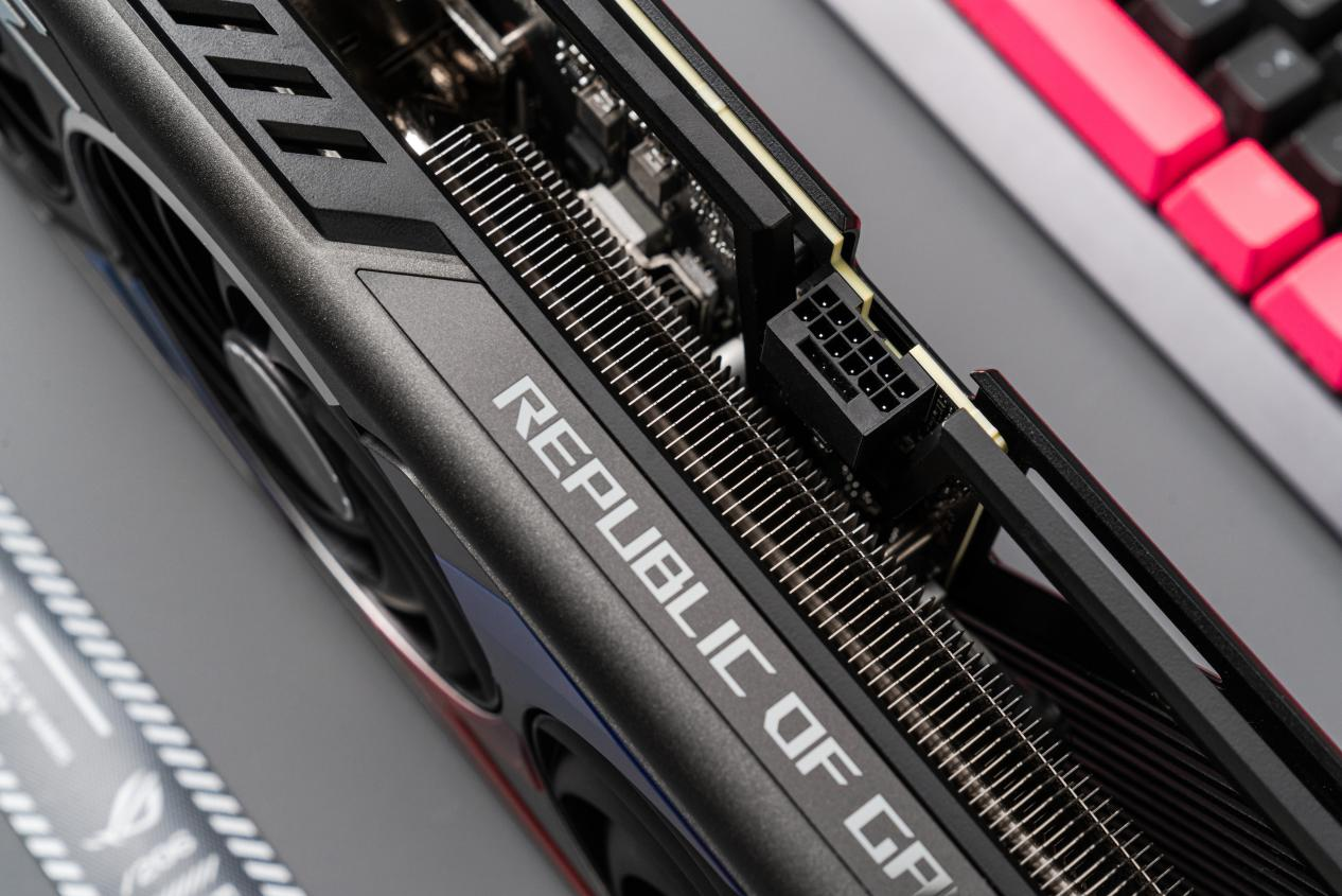 2K游戏高帧战神！华硕ROG STRIX 4070Ti SUPER超能力显卡