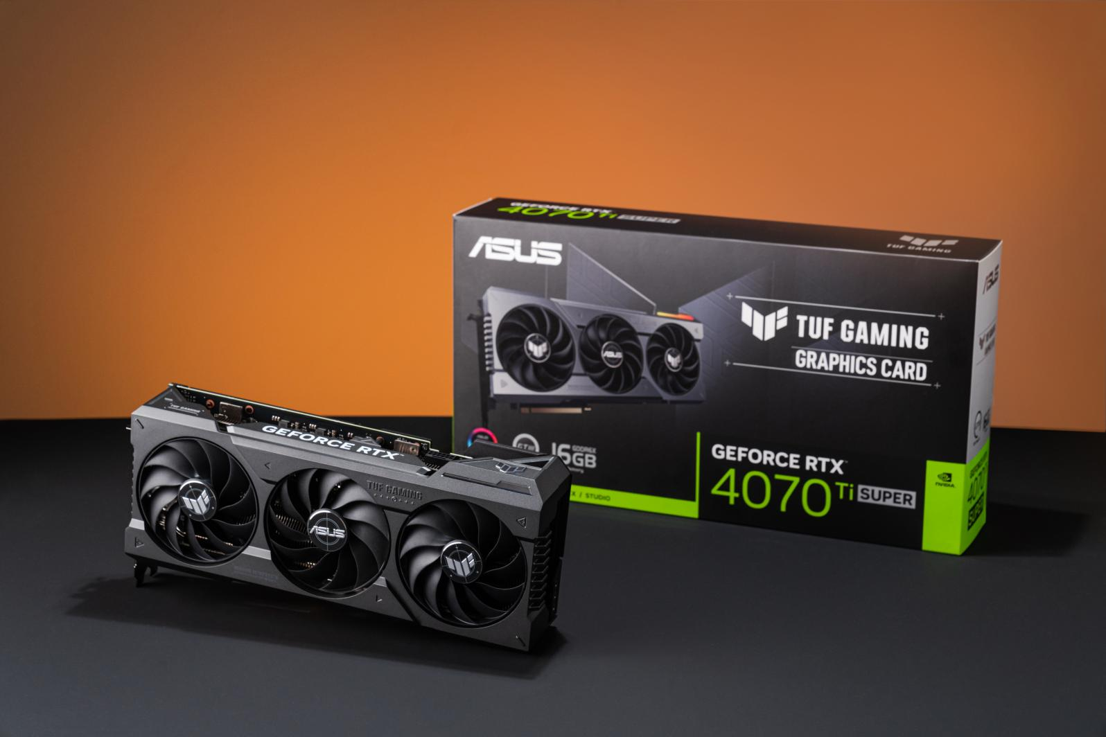 硬派实力超大杯！华硕TUF 4070Ti SUPER超能力显卡