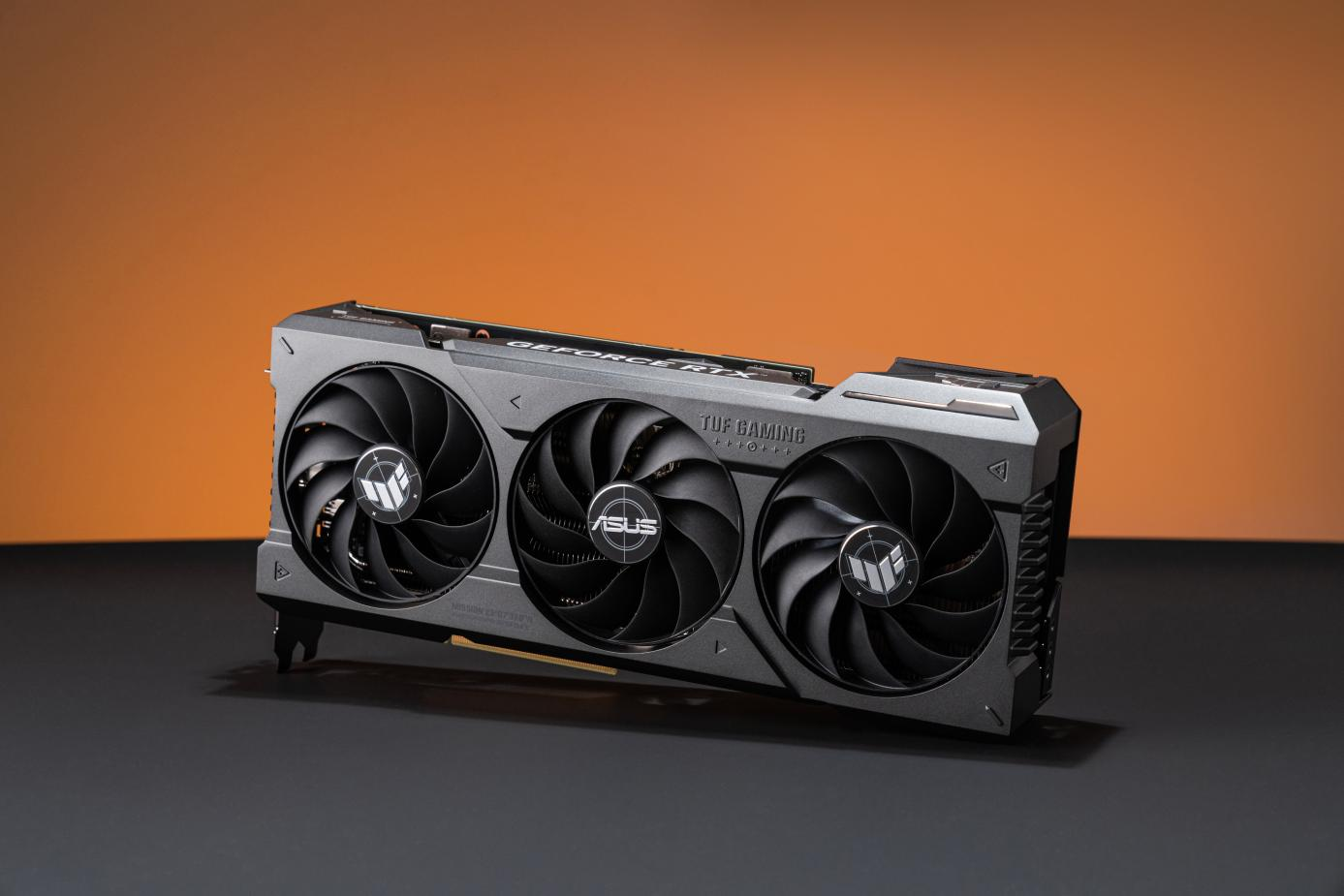 硬派实力超大杯！华硕TUF 4070Ti SUPER超能力显卡