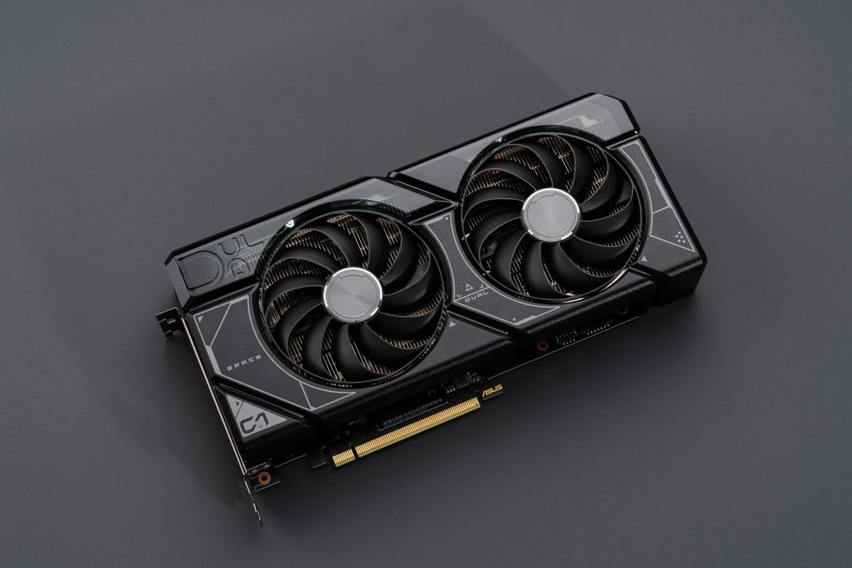 超实力加持！华硕DUAL RTX4070S显卡畅快游玩《幻兽帕鲁》