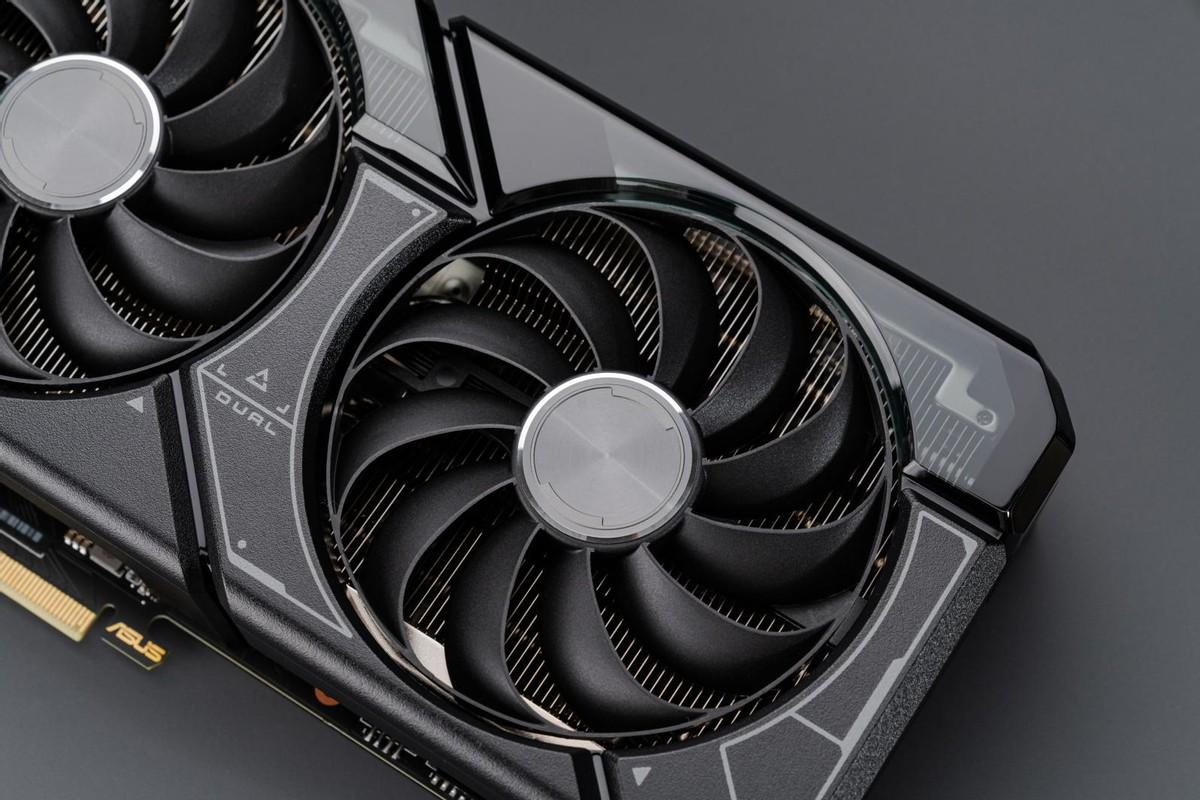 超实力加持！华硕DUAL RTX4070S显卡畅快游玩《幻兽帕鲁》