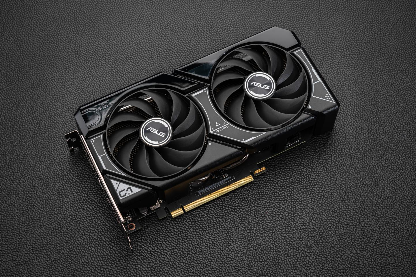 ITX平台显卡最佳答案！DUAL 4060Ti SSD可扩展M.2显卡