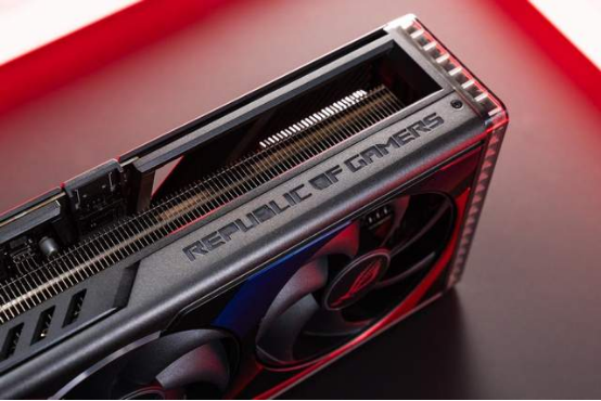 旗舰背置显卡 ROG STRIX RTX4090D BTF强劲登场！