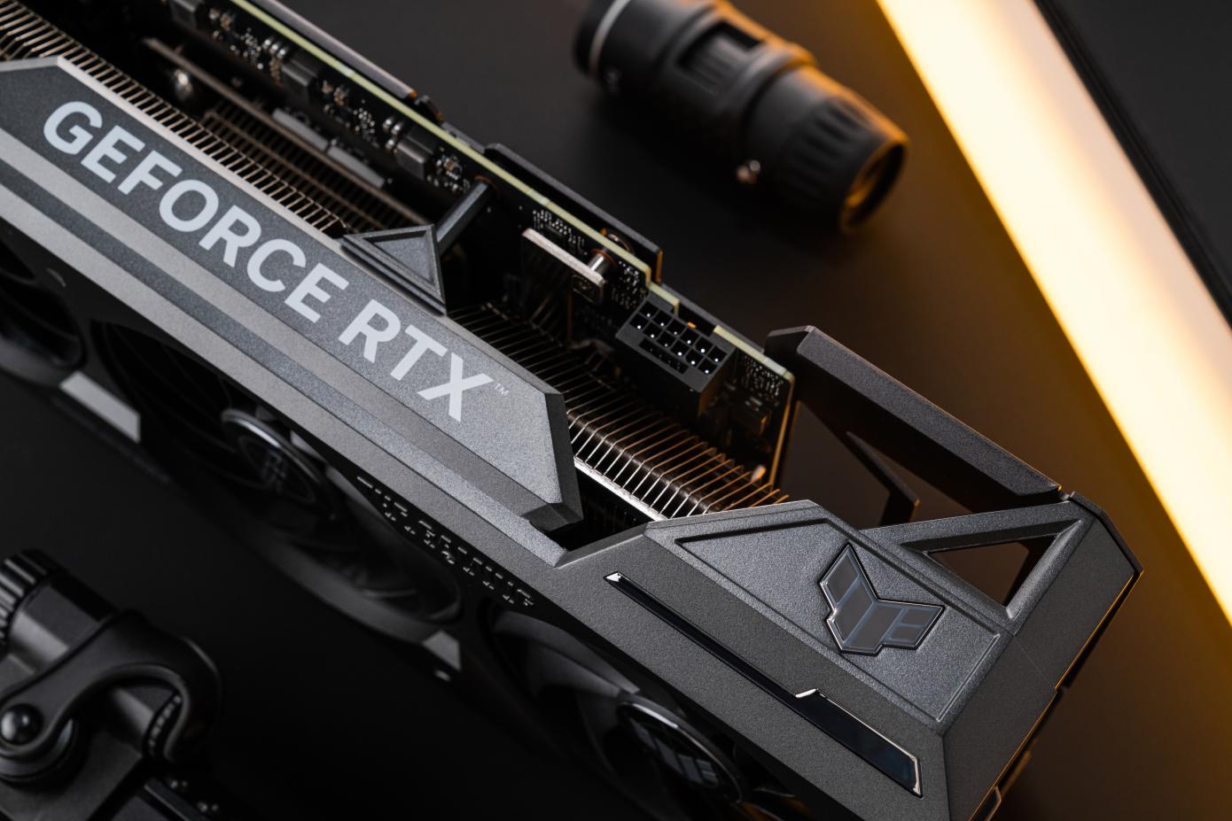 618年中大促 创作者首选华硕RTX AI PC超能显卡！