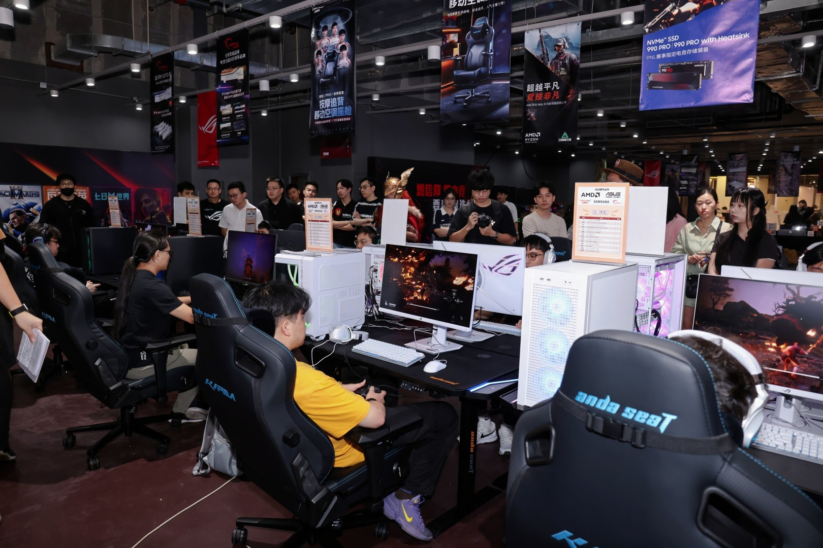 AMD&华硕头号玩家“A”计划 华硕X870E主板首秀