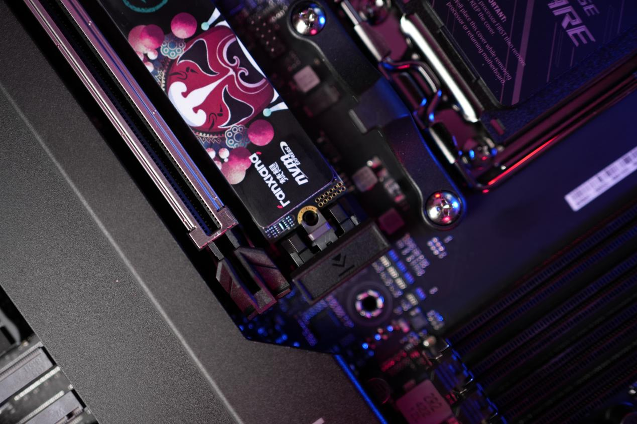 ROG CROSSHAIR X870E HERO主板首发评测：将遇良才，锐龙9000系列最佳座驾