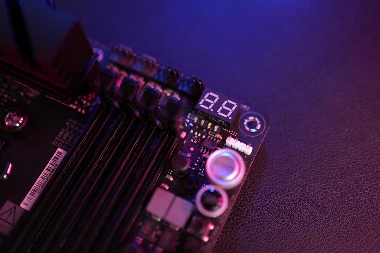 ROG CROSSHAIR X870E HERO主板首发评测：将遇良才，锐龙9000系列最佳座驾