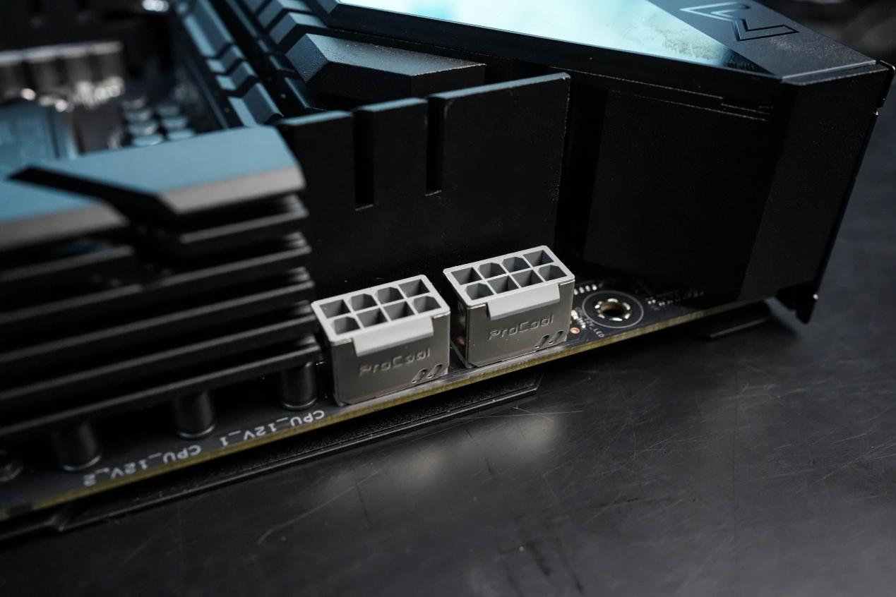 酷睿Ultra9 285K & Ultra5 245K处理器首发评测：全新架构，功耗温度大幅降低