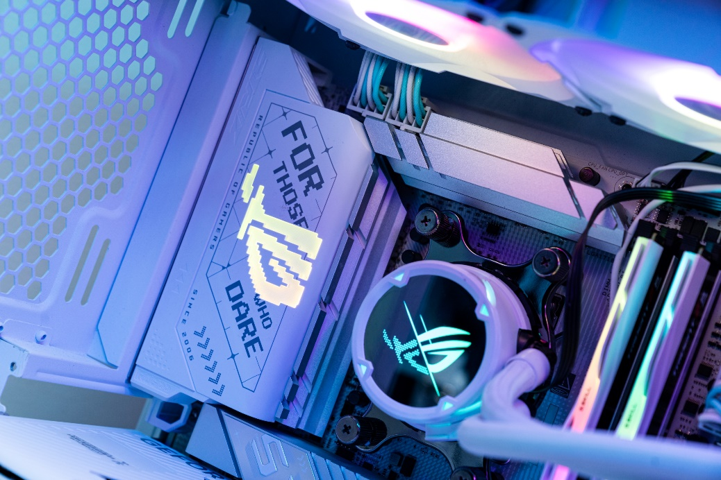 华硕X870/Z890吹雪主板颜力神器 高能电竞房佳选