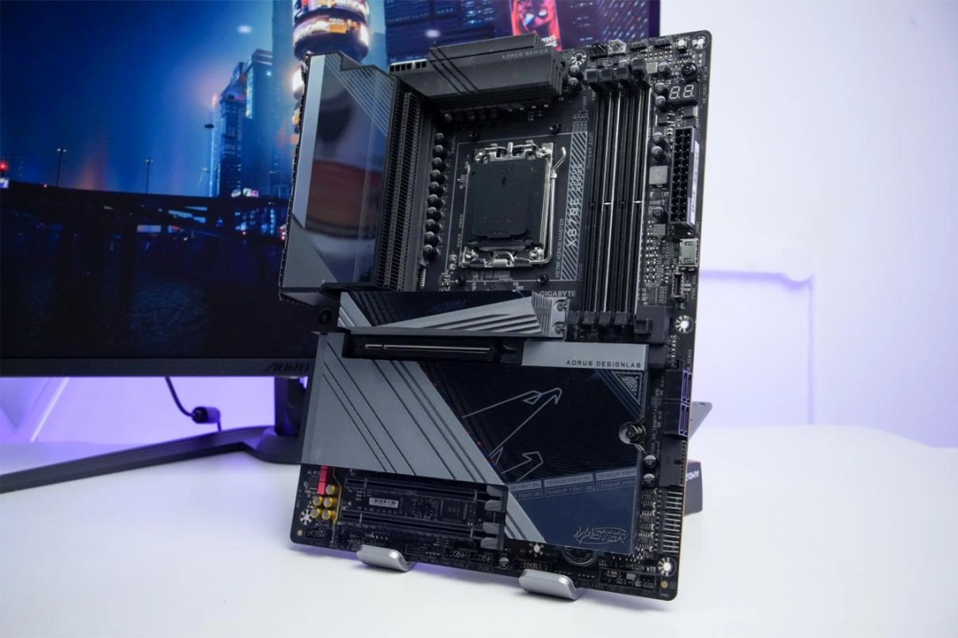 技嘉X870E AORUS MASTER超级雕主板评测：9950X3D的最佳选择