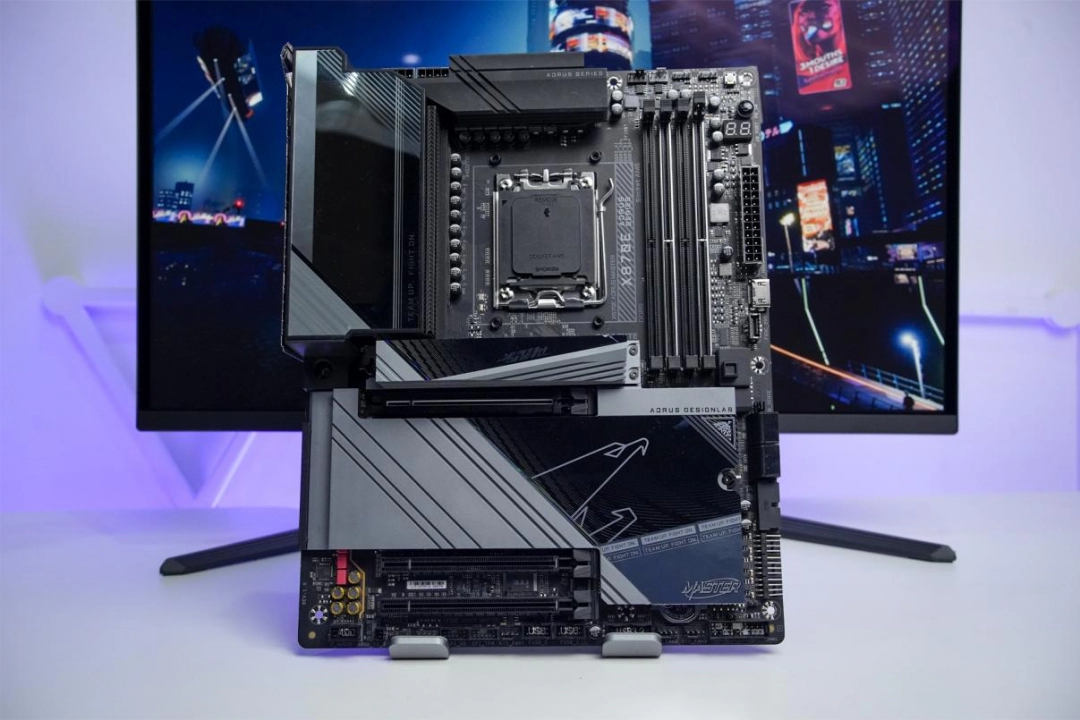 技嘉X870E AORUS MASTER超级雕主板评测：9950X3D的最佳选择