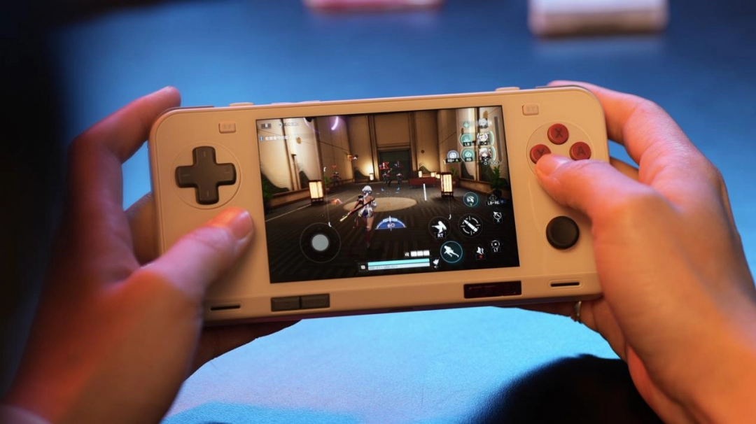 真正懂你的复古横版小钢炮——AYANEO Pocket ACE 开启惊喜预订