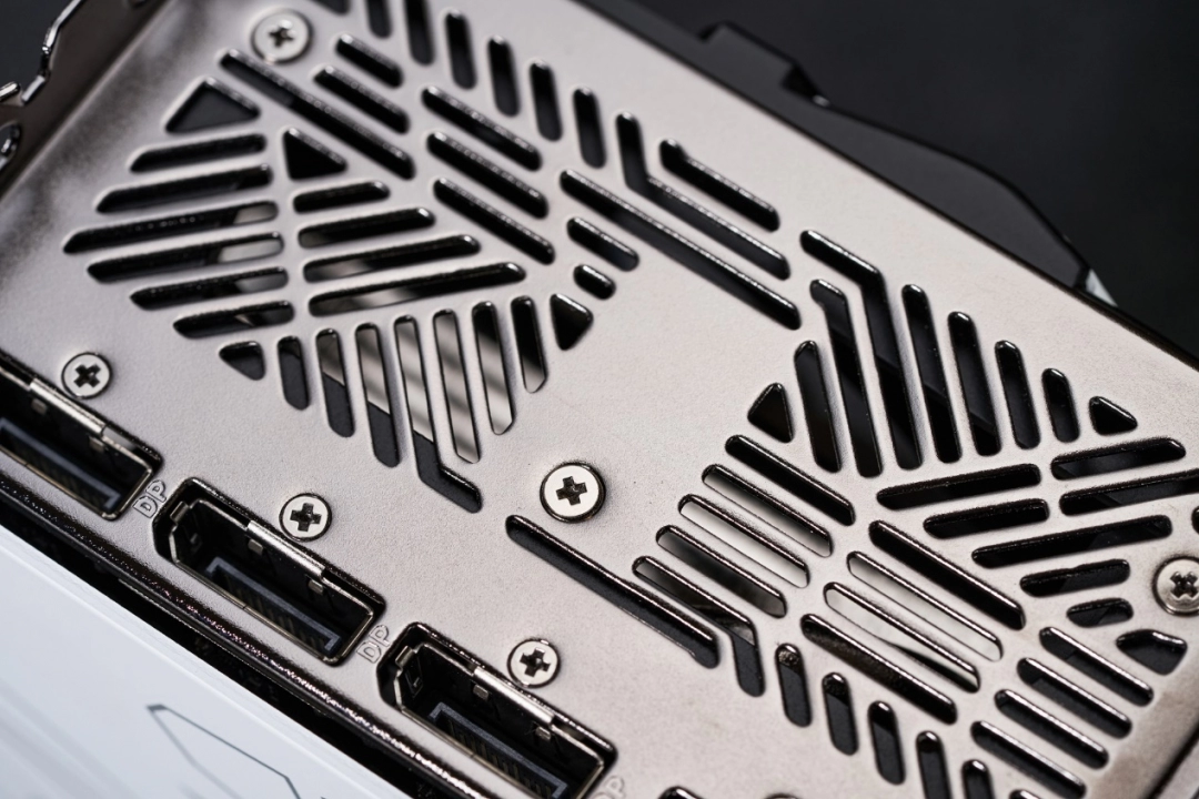 颠覆次世代游戏体验！索泰GeForce RTX 5080 天启 OC显卡