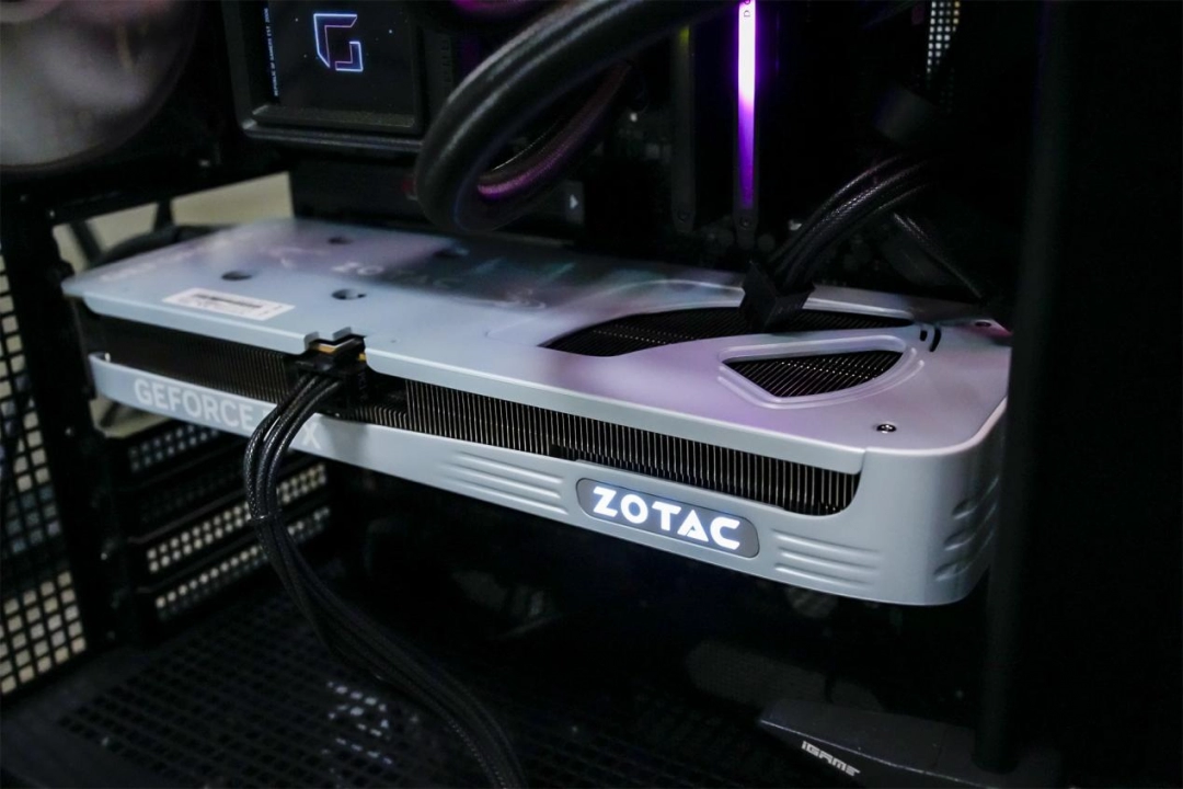 索泰 RTX 5060 月白评测：涨幅明显，2k也有一战之力