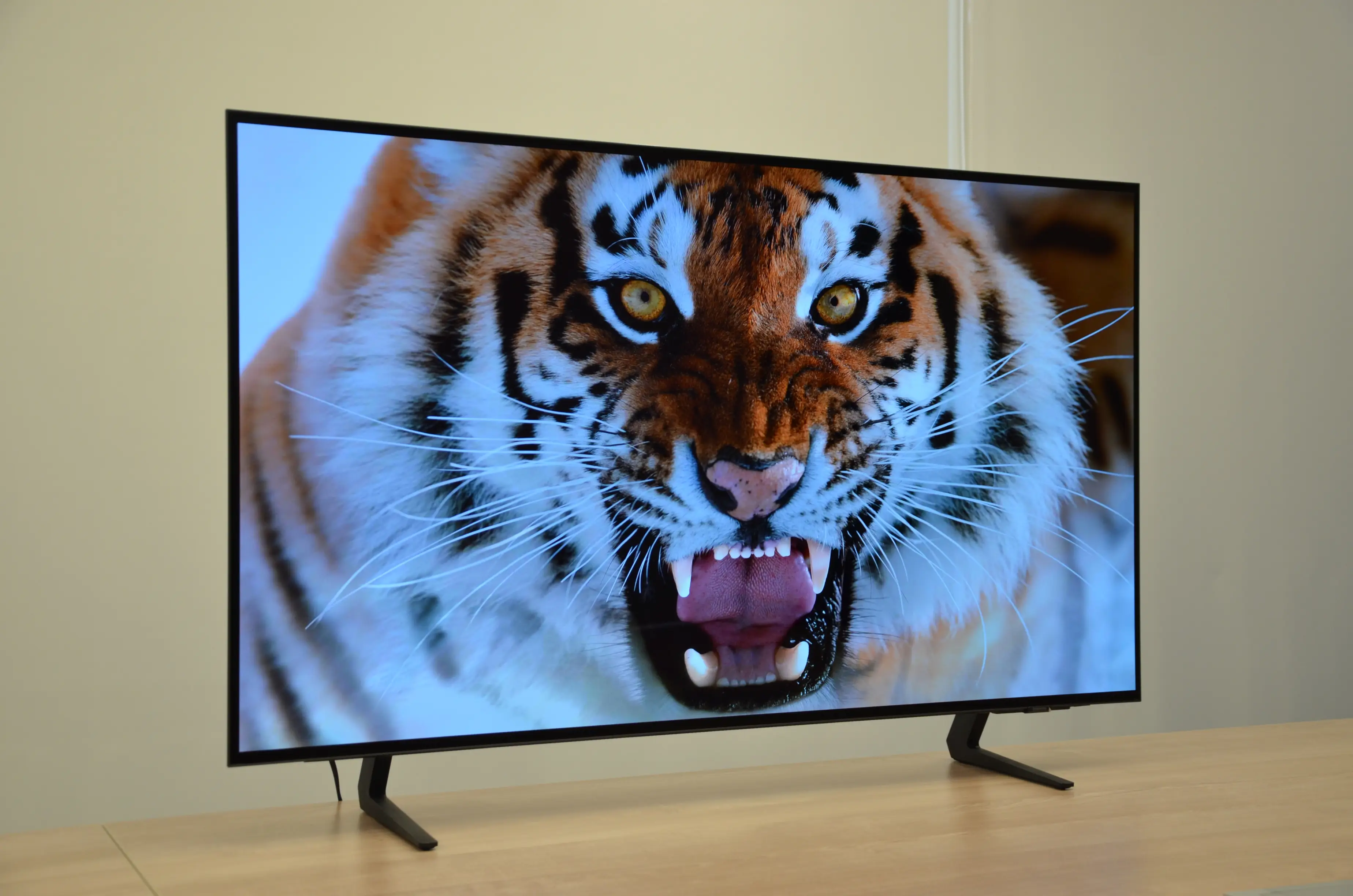 既是智能电视,又是优秀的游戏电视,三星42英寸级OLED电视S90F上手体验