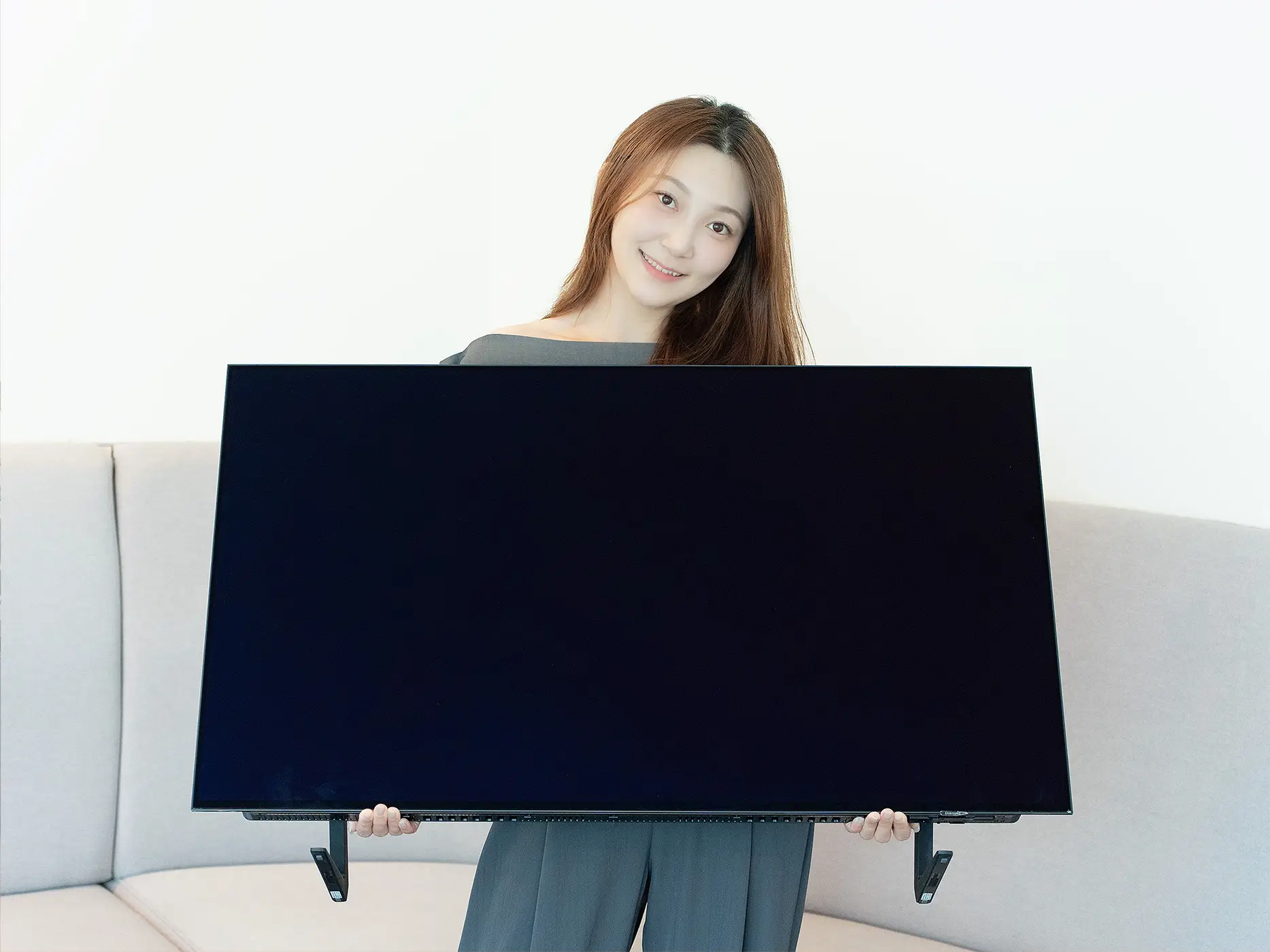 既是智能电视,又是优秀的游戏电视,三星42英寸级OLED电视S90F上手体验