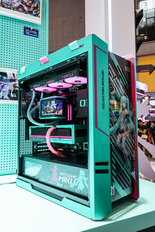MIKU应援 战力空前！ROG 夜神RTX5080 RO姬x初音未来版显卡
