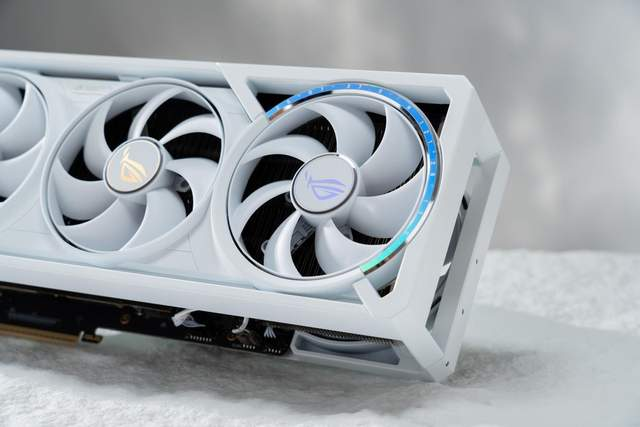 白夜觉醒！ROG ASTRAL白夜神5080显卡盛装出击