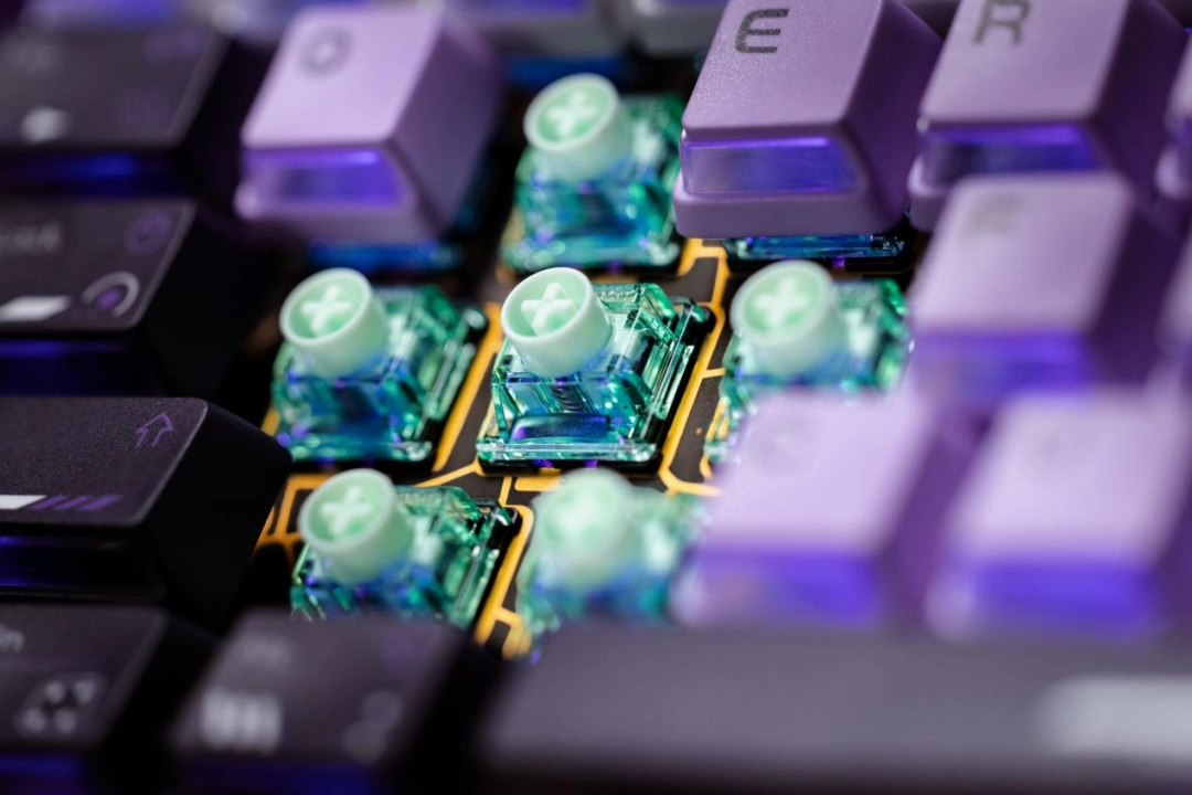 以磁轴革新,重塑电竞边界:七彩虹星驰87铝合金磁轴电竞键盘正式发布