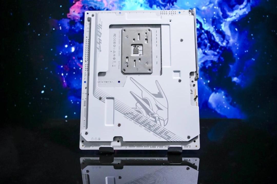 技嘉X870E X3D 超级冰雕主板评测：X3D鸡血模式2.0游戏性能至高提升 20%