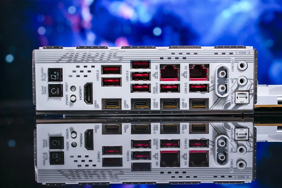 技嘉X870E X3D 超级冰雕主板评测：X3D鸡血模式2.0游戏性能至高提升 20%