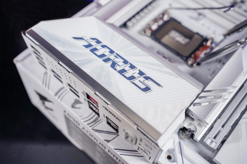 技嘉Z890 AORUS PRO ICE电竞冰雕评测：200S Boost模式加持，285K性能飞升