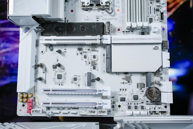 技嘉Z890 AORUS PRO ICE电竞冰雕评测：200S Boost模式加持，285K性能飞升